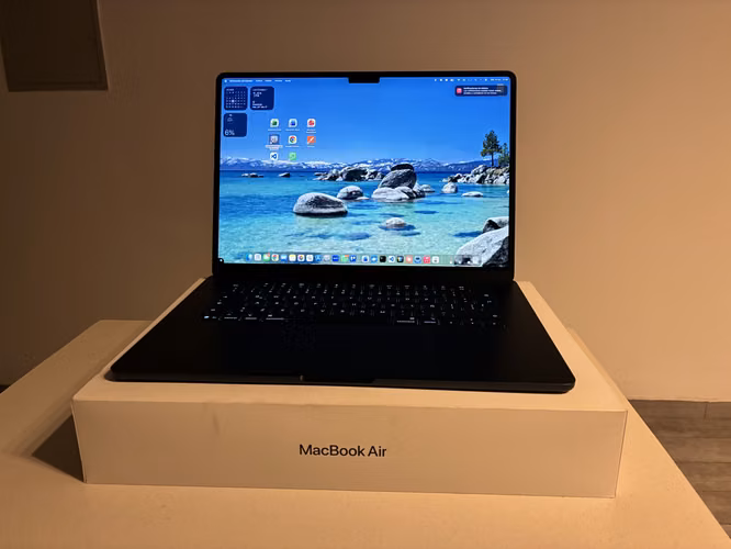 MacBook Air 15” M4 · 16GB RAM · 512GB SSD · Medianoche · 2025