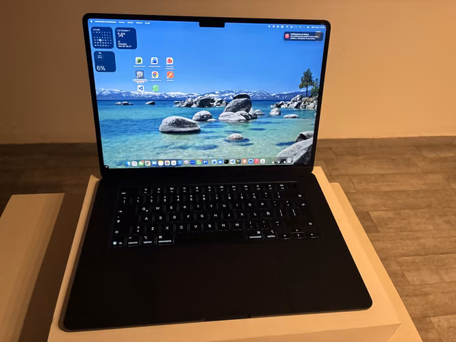 MacBook Air 15” M4 · 16GB RAM · 512GB SSD · Medianoche · 2025