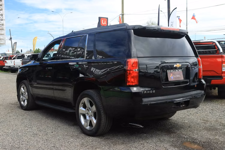 SUV Chevrolet Tahoe año 2015 4x4 5.3l Full equipo con Sunroof