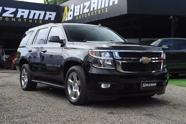 SUV Chevrolet Tahoe año 2015 4x4 5.3l Full equipo con Sunroof