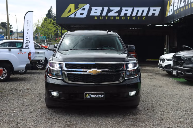 SUV Chevrolet Tahoe año 2015 4x4 5.3l Full equipo con Sunroof