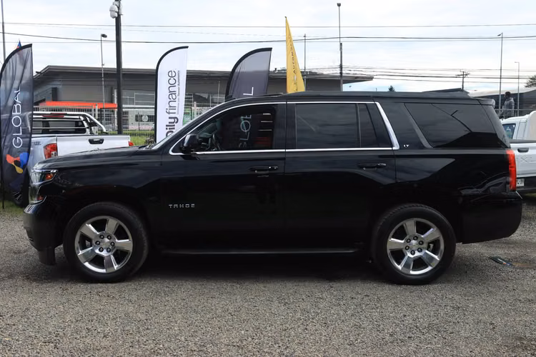 SUV Chevrolet Tahoe año 2015 4x4 5.3l Full equipo con Sunroof