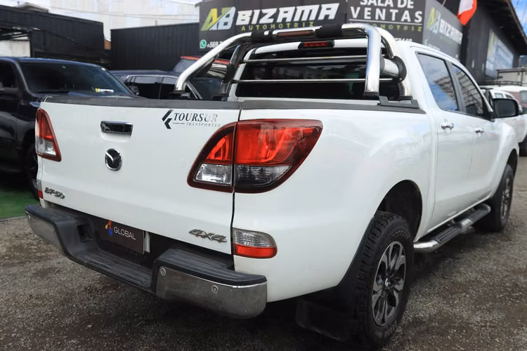MAZDA BT50 AÑO 2020 4X4 FULL EQUIPO 2.2L DIESEL MT 6TA - Imagen 6