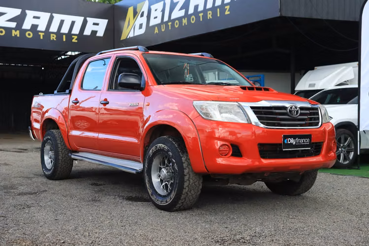 CAMIONETA TOYOTA HILUX 2.5D FULL EQUIPO 4X4 AÑO 2015