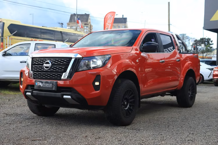 CAMIONETA NISSAN NAVARA 2023 4X2 DIESEL 2.3L 6TA UNICO DUEÑO