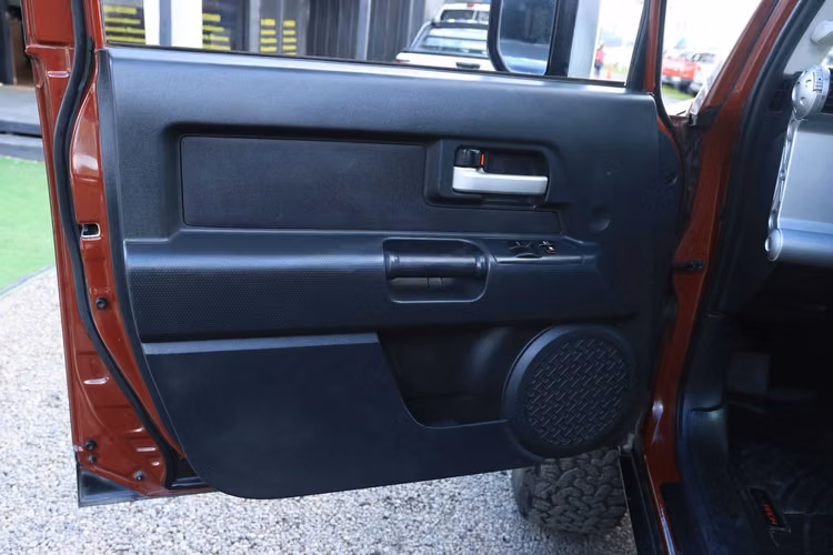 SUV TOYOTA FJ CRUISER AÑO 2008 4.0L V6 4X4 EQUIPADO FULL