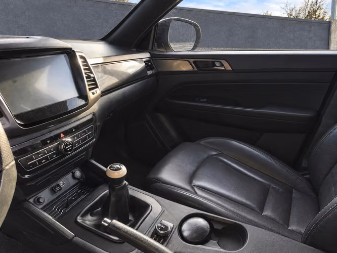 SSANGYONG MUSSO 4X4 MT 2023 - Imagen 6