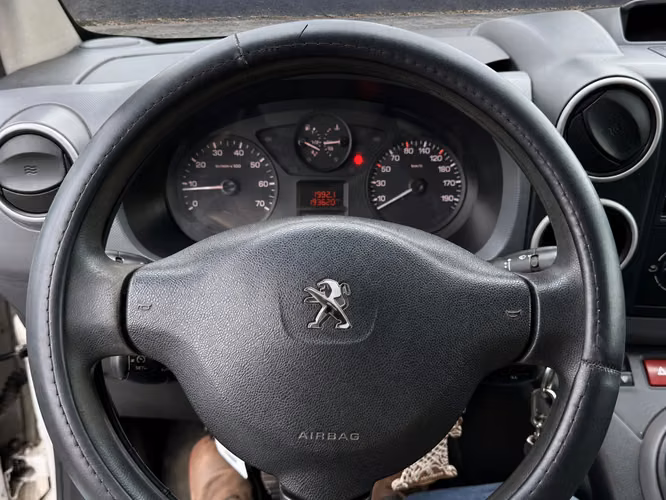 PEUGEOT PARTNER HDI 2019 - Imagen 8