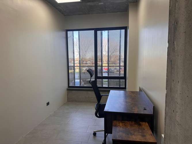 Oficina OFICINA EN EDIFICIO PLAZA LOS CANELOS $450,000