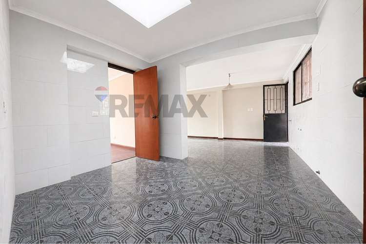 Casa con gran terreno en la reina - Imagen 6