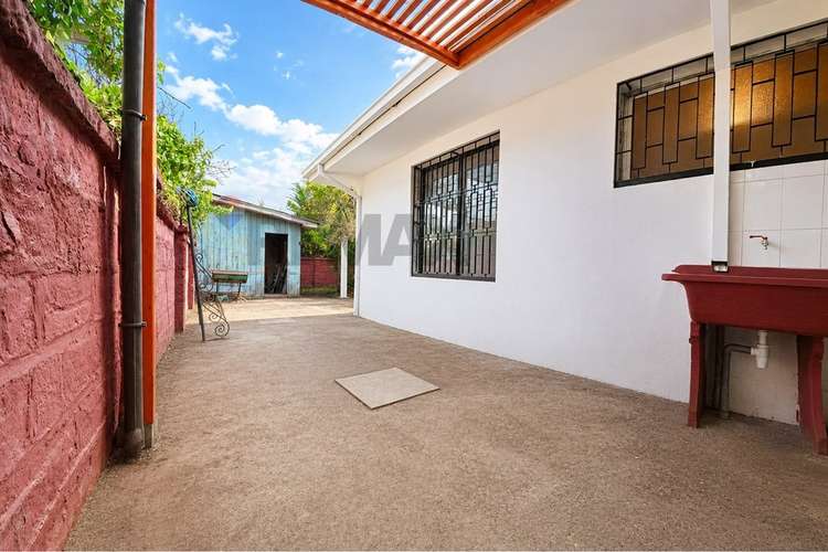 Casa con gran terreno en la reina - Imagen 16
