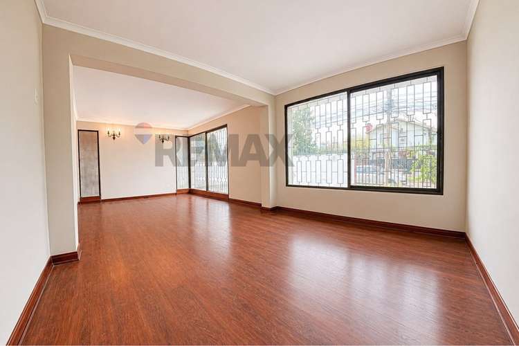 Casa con gran terreno en la reina - Imagen 2