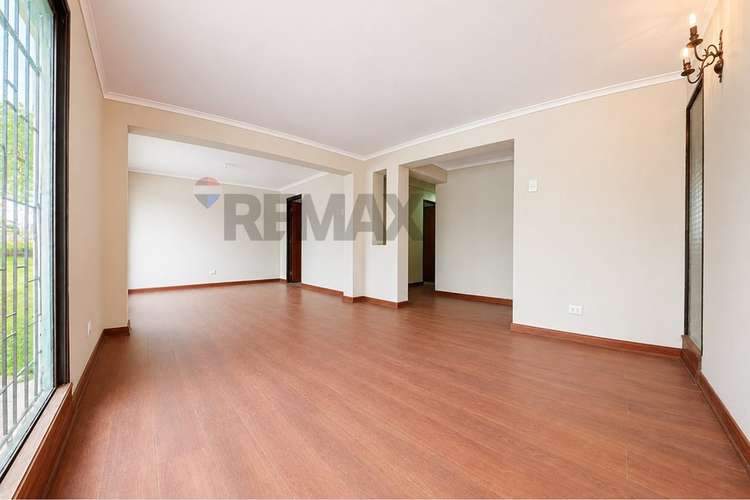 Casa con gran terreno en la reina - Imagen 3