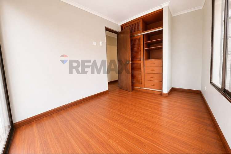 Casa con gran terreno en la reina - Imagen 15