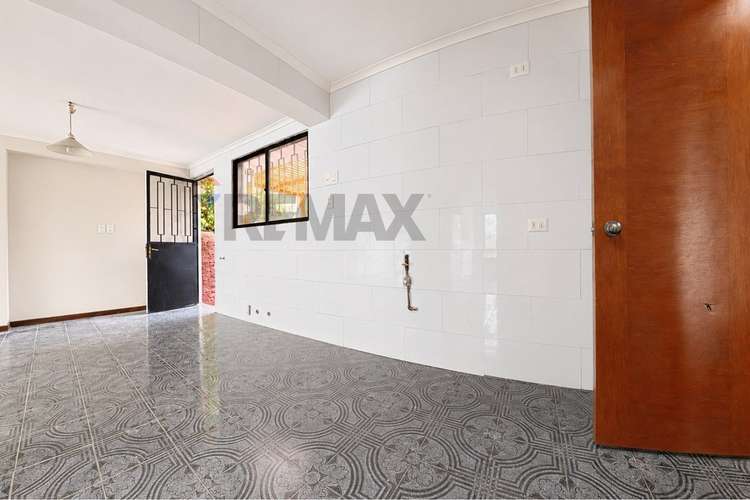 Casa con gran terreno en la reina - Imagen 5
