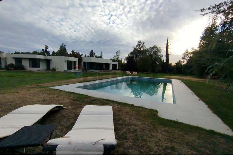 Casa estilo mediterraneo en olivar