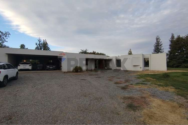 Casa estilo mediterraneo en olivar