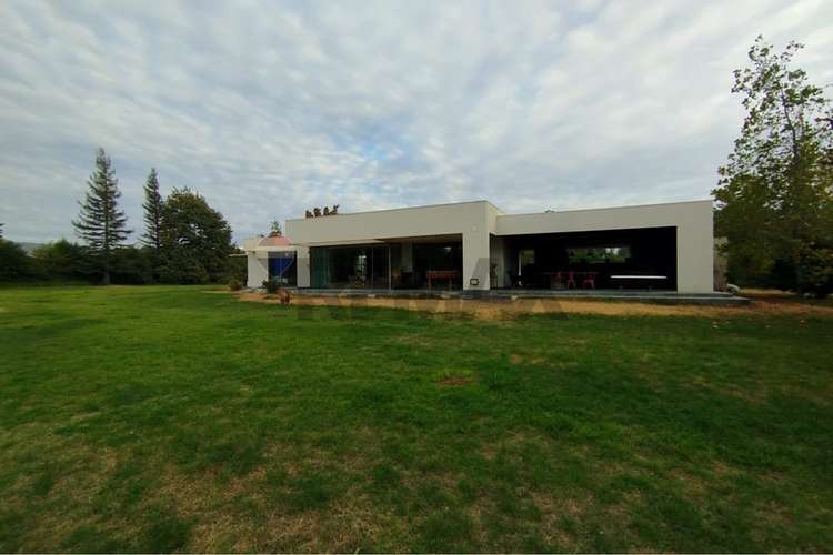 Casa estilo mediterraneo en olivar