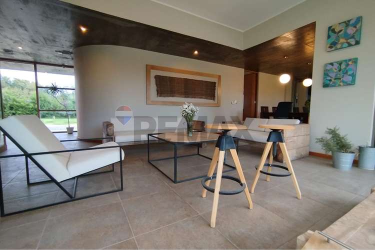 Casa estilo mediterraneo en olivar
