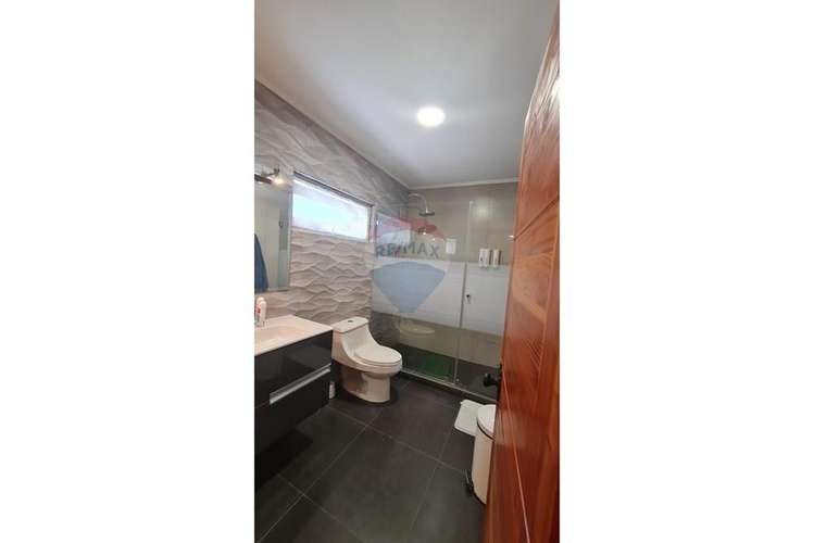 Exclusiva casa en condominio en lago rapel.