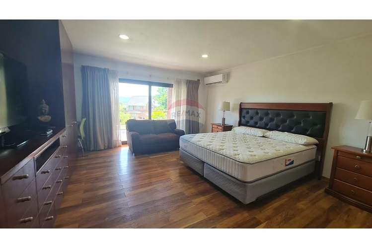 Exclusiva casa en condominio en lago rapel.