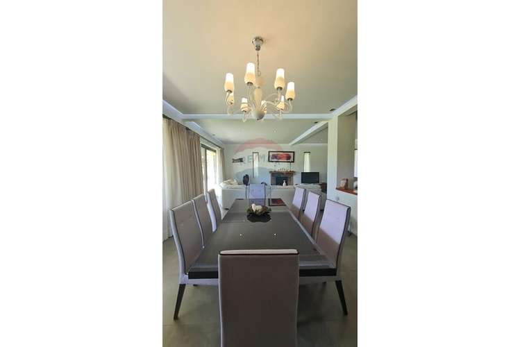 Exclusiva casa en condominio en lago rapel.