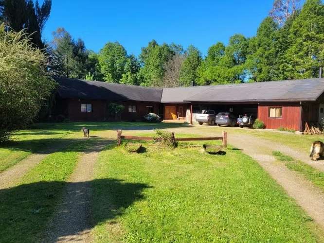 PARCELA DE 9700 M2 CON AMPLIA CASA EN ANGACHILLA VALDIVIA - Imagen 4