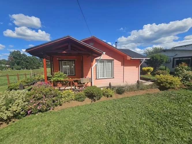 CASA CON GRAN TERRENO EN FOLILCO LOS LAGOS