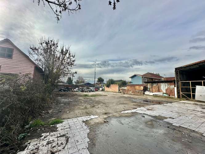 EN ARRIENDO TERRENO URBANO CON ACCESO DOS CALLES