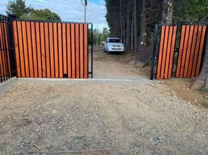 MEDIA HECTÁREA CERCA DEL AEROPUERTO PICHOY Y VALDIVIA