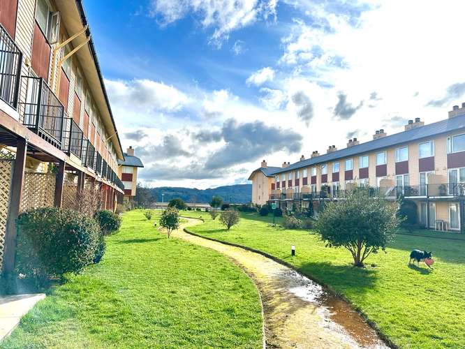 TRIPLEX 4 DORMITORIOS EN CONDOMINIO HAVERBECK JUNTO AL RÍO