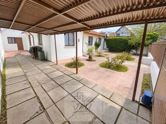 AMPLIA CASA,  BIEN MANTENIDA, BUENA CONECTIVIDAD, VISITE - Imagen 18