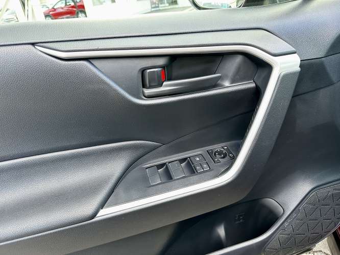 Toyota Rav4 2.0 Le Mt 2023 - Imagen 15