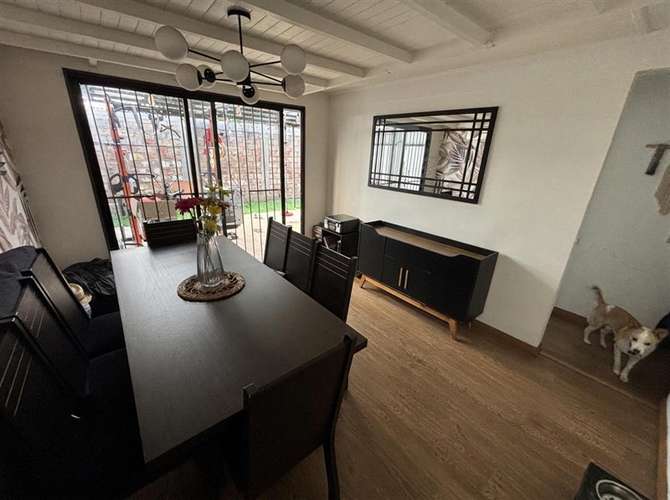 Casa en pasaje cerrado en venta de 3 dorm. en Macul - Imagen 2