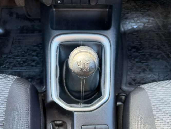 Toyota Hilux 2.8 SR MT 4X4 DIESEL 2026 - Imagen 17