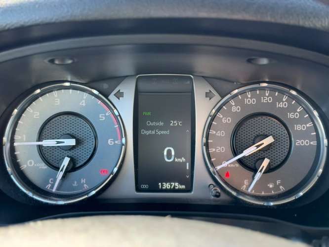 Toyota Hilux 2.8 SR MT 4X4 DIESEL 2026 - Imagen 13