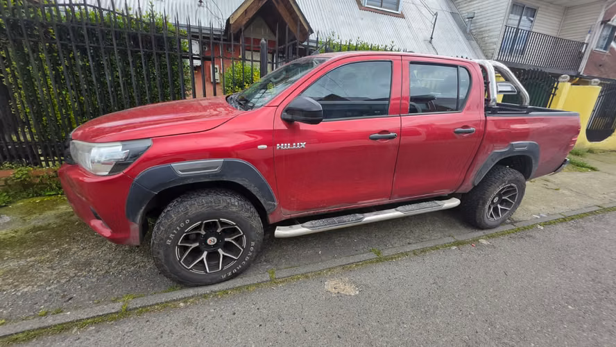 Toyota Hilux 4x4 - Imagen 2