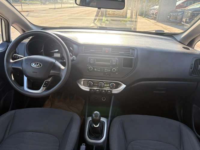 KIA RIO 5 2014 - Imagen 5