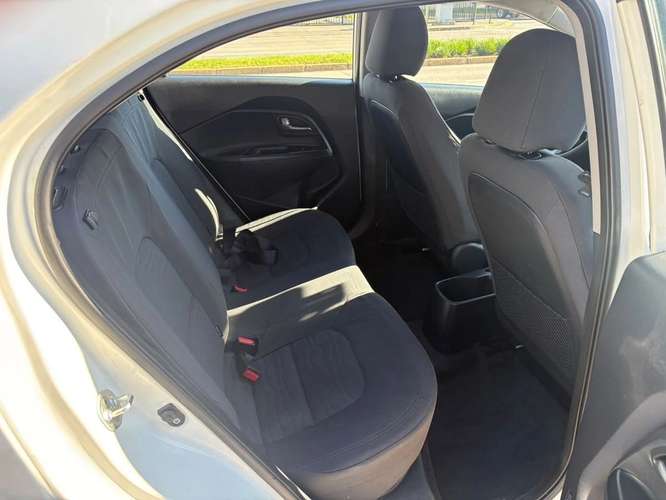 KIA RIO 5 2014 - Imagen 9