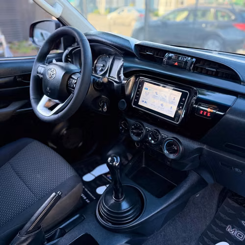 TOYOTA HILUX DX 2023 4X4 - Imagen 9