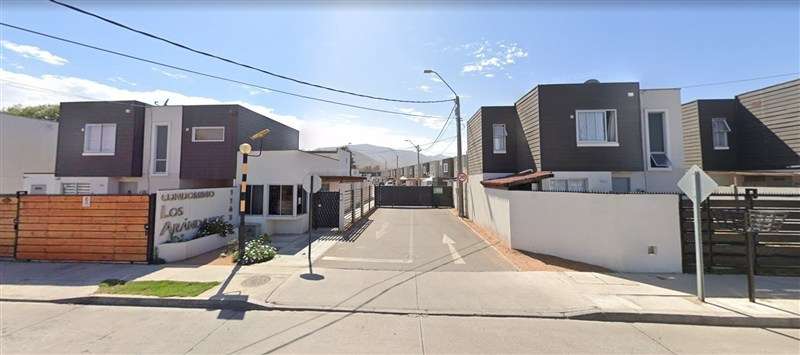 Casa en Arriendo Condominio Los Arandanos 3D/2B