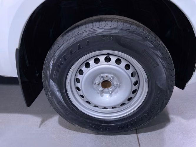 NAVARA SE 4X4 SZCV93-SANTIAGO - Imagen 8