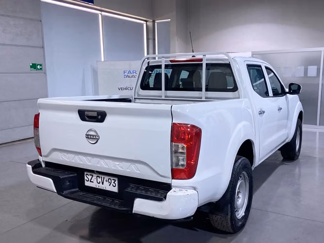 NAVARA SE 4X4 SZCV93-SANTIAGO - Imagen 4