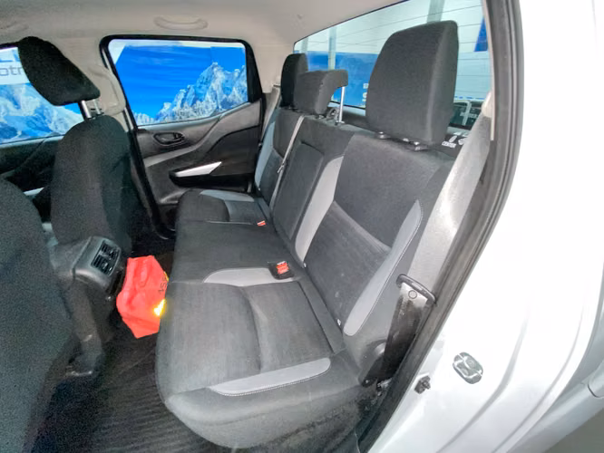 NAVARA SE 4X4 SZCV93-SANTIAGO - Imagen 17