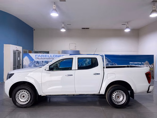 NAVARA SE 4X4 SZCV93-SANTIAGO - Imagen 2