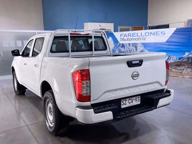 NAVARA SE 4X4 SZCV93-SANTIAGO - Imagen 3