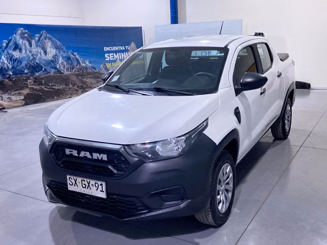RAM 700 SLT 4X2 SXGX91-SANTIAGO