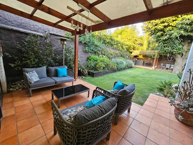 ARRIENDO CASA/ AMOBLADA/LA REINA (96289)