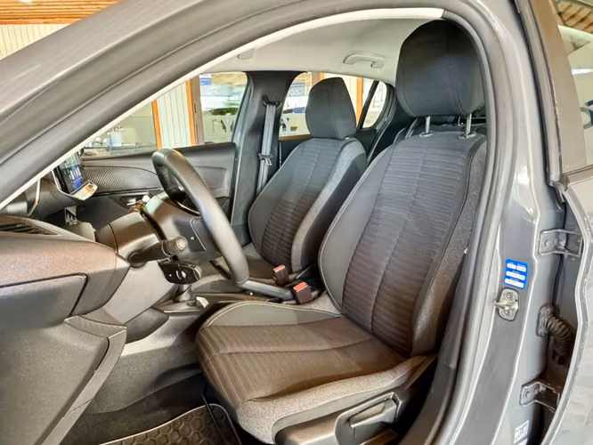 PEUGEOT 208 STYLE