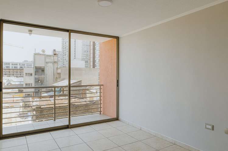RETAIL Eleuterio Ramírez 926 Arriendo 2 Dorm y 1 Baño Piso 6